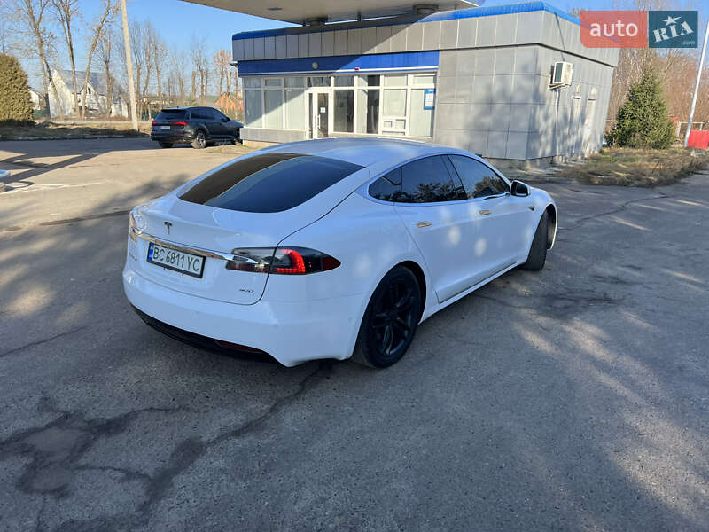 Tesla Model S 2016