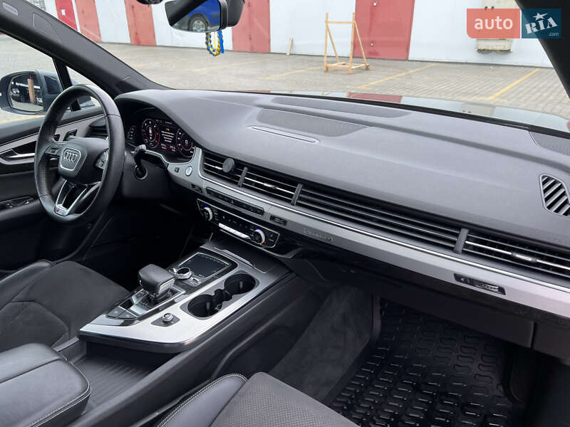 Audi-30
