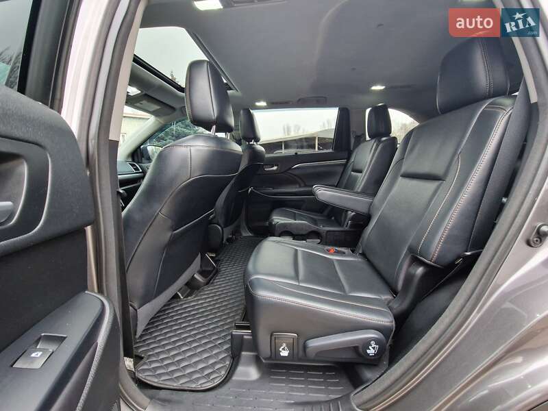 Toyota Highlander 2017