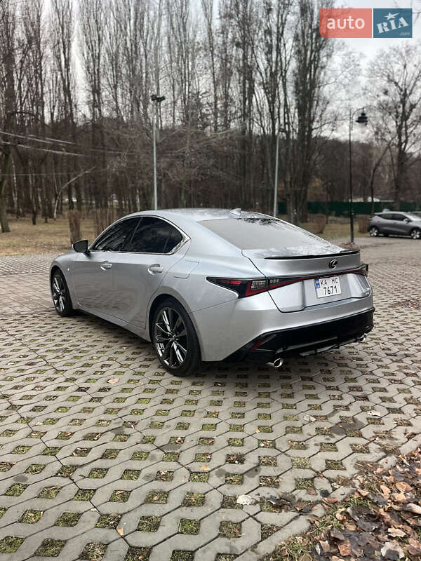 Lexus-3