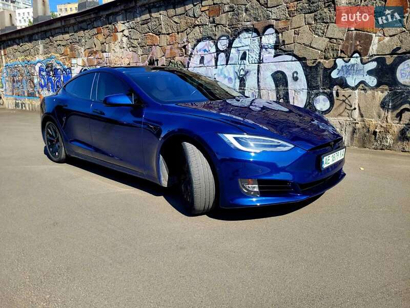 Tesla-0