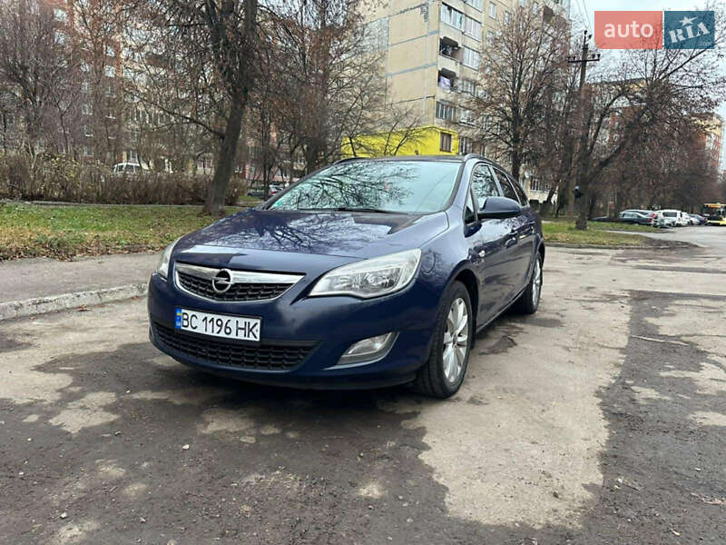 Opel Astra 2012