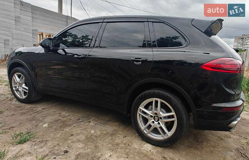 Porsche Cayenne 2016