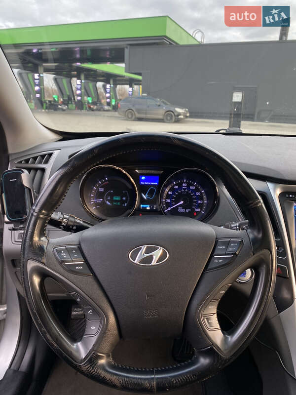 Hyundai-16