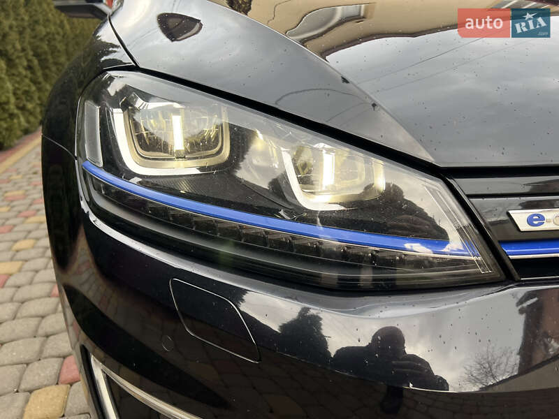 Volkswagen e-Golf 2015