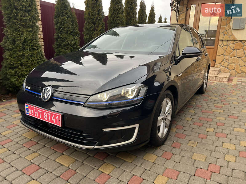 Volkswagen e-Golf 2015