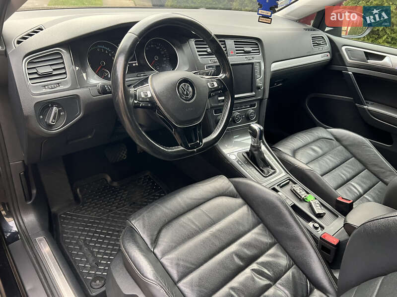 Volkswagen e-Golf 2015