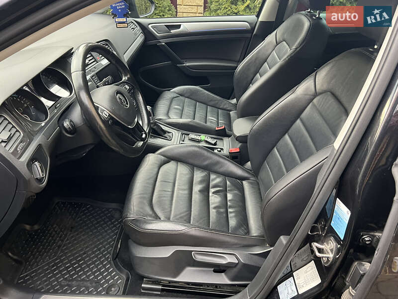 Volkswagen e-Golf 2015