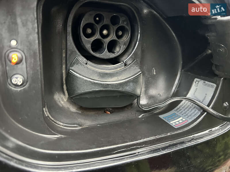 Volkswagen e-Golf 2015