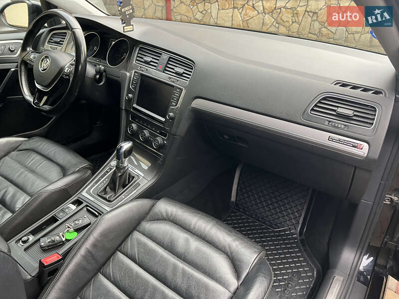 Volkswagen e-Golf 2015