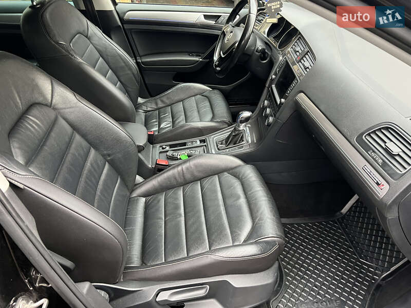 Volkswagen e-Golf 2015