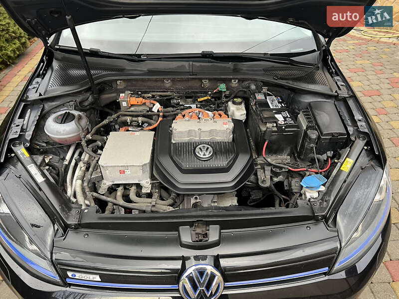 Volkswagen e-Golf 2015