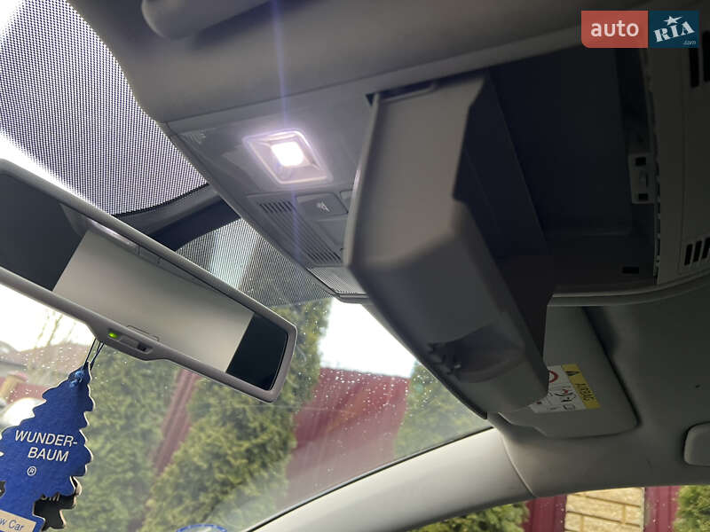 Volkswagen e-Golf 2015