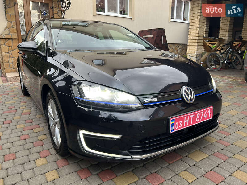 Volkswagen e-Golf 2015