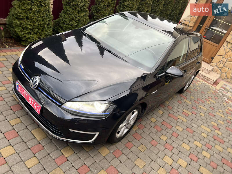 Volkswagen e-Golf 2015