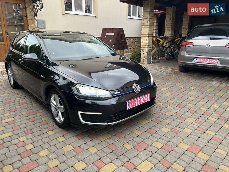 Volkswagen e-Golf 2015