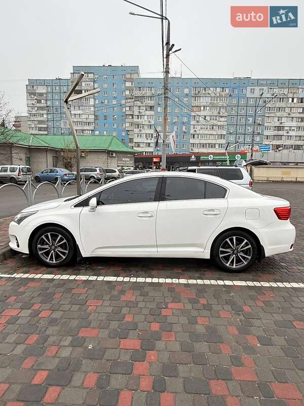 Toyota Avensis 2012