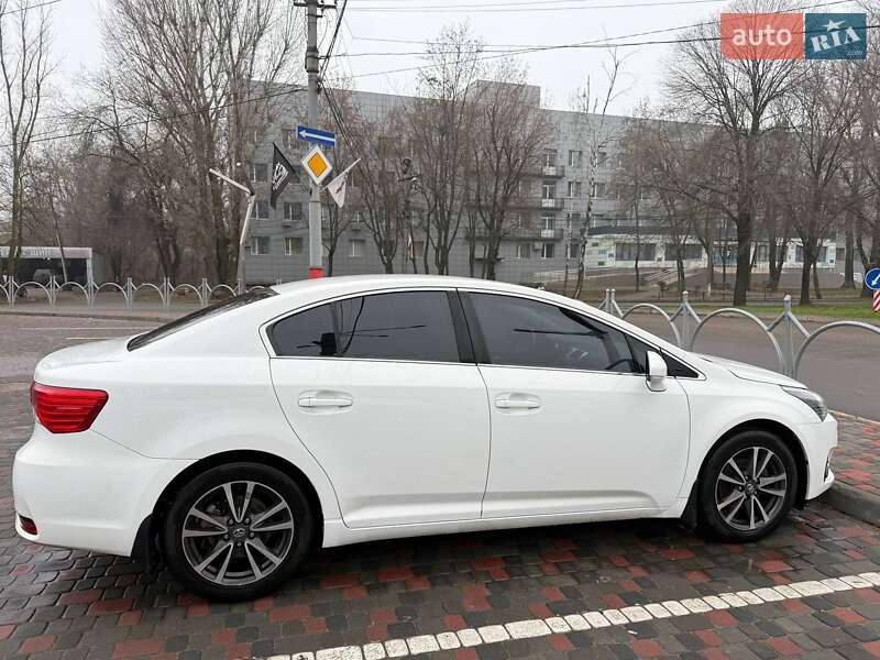 Toyota Avensis 2012
