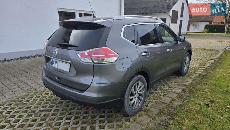 Nissan-12