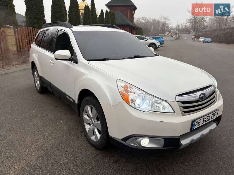 Subaru Outback 2011