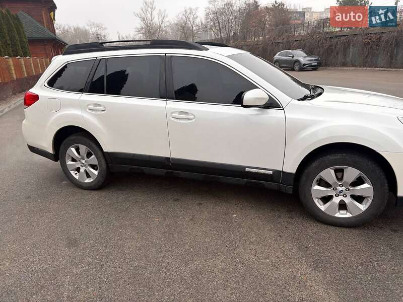 Subaru Outback 2011