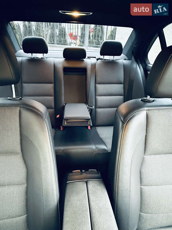 Mercedes-Benz C-Class 2012