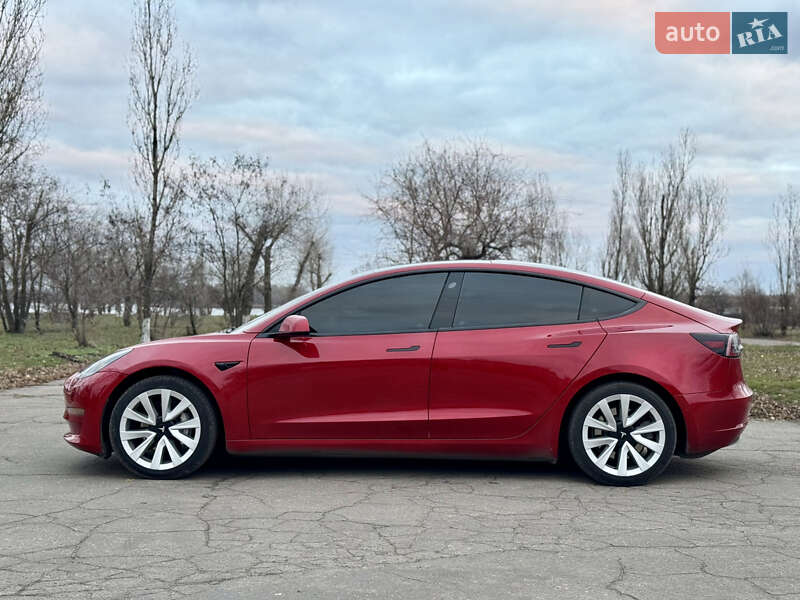 Tesla-3