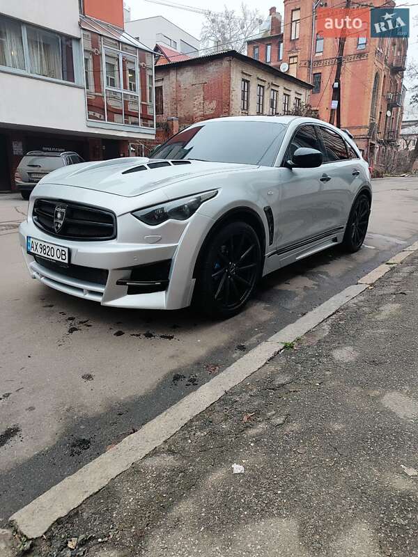 Infiniti-27
