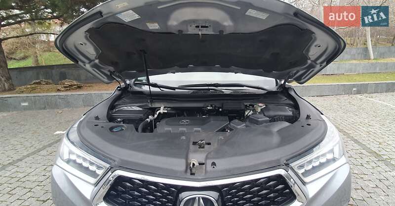 Acura-4
