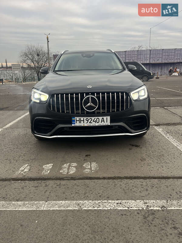 Mercedes-Benz-4
