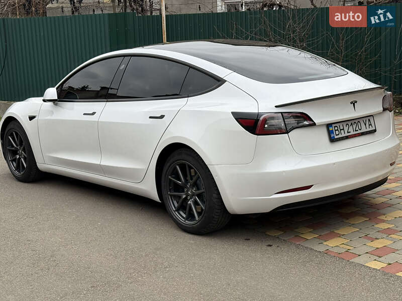 Tesla Model 3 2020