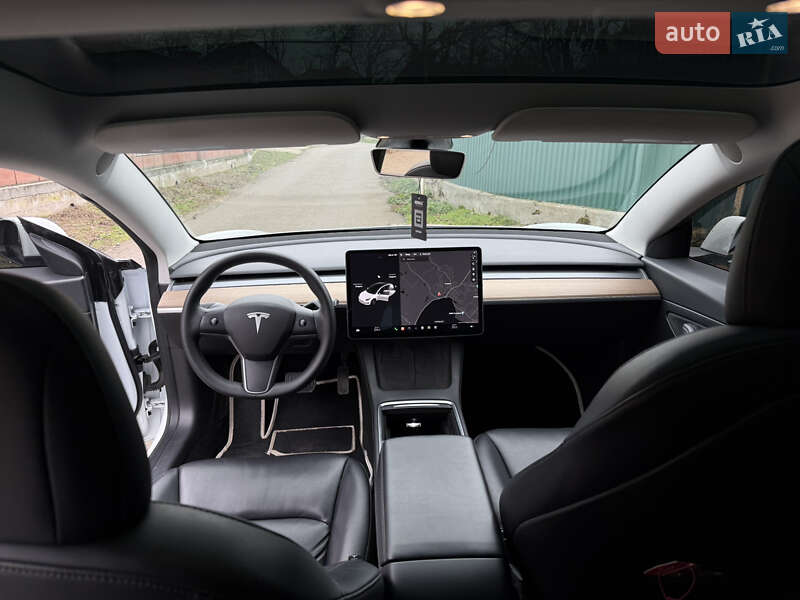 Tesla Model 3 2020