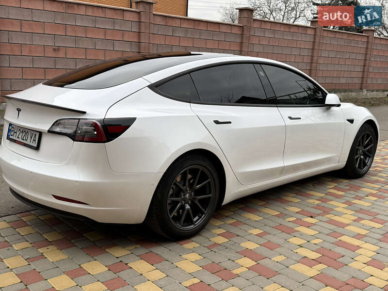 Tesla Model 3 2020