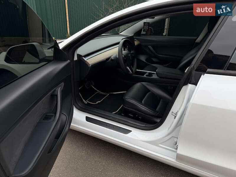 Tesla Model 3 2020