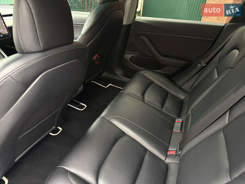 Tesla Model 3 2020