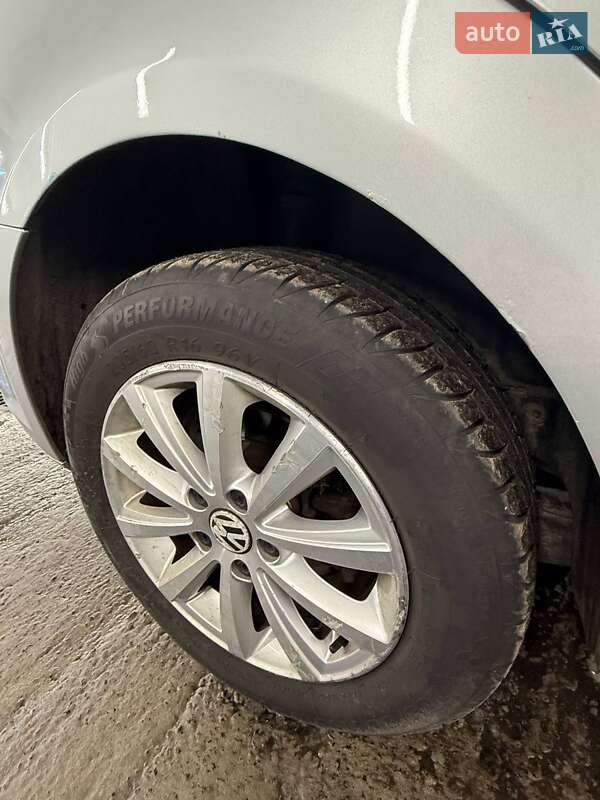 Volkswagen Touran 2011