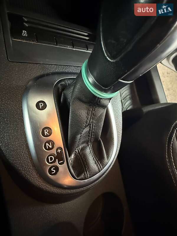 Volkswagen Touran 2011