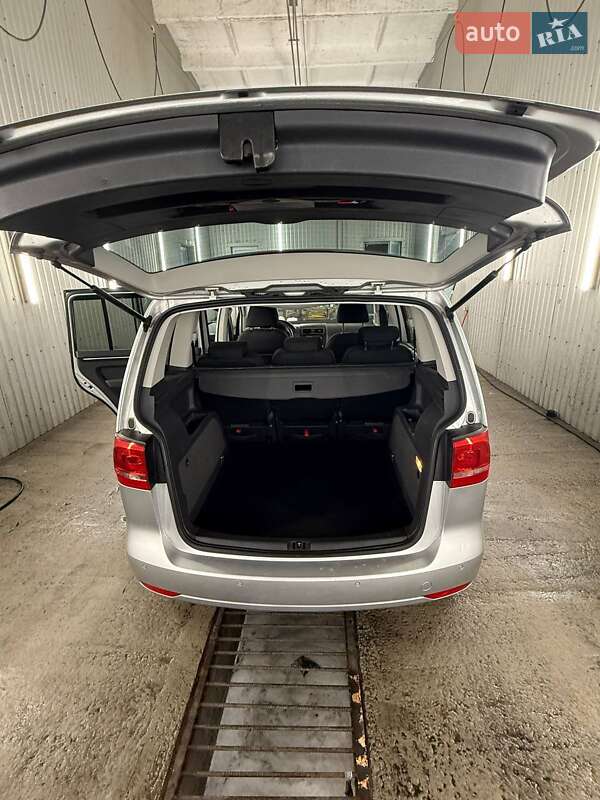 Volkswagen Touran 2011