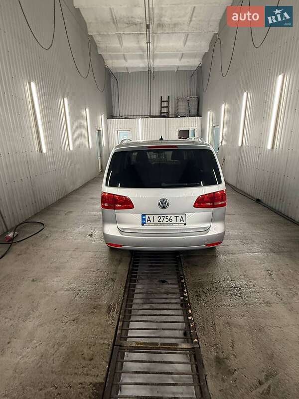 Volkswagen Touran 2011