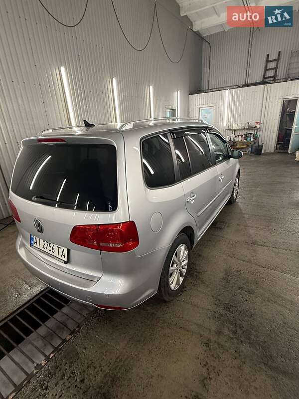 Volkswagen Touran 2011