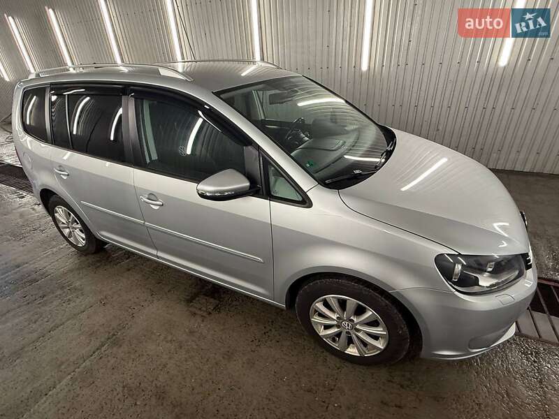 Volkswagen Touran 2011