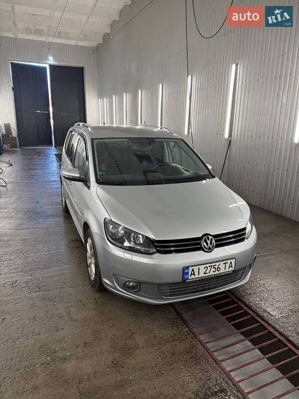 Volkswagen Touran 2011