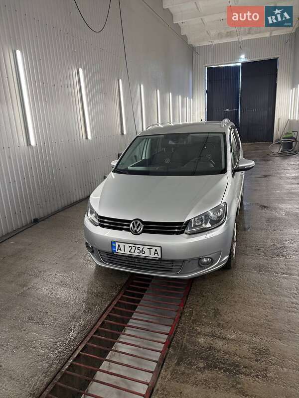 Volkswagen Touran 2011