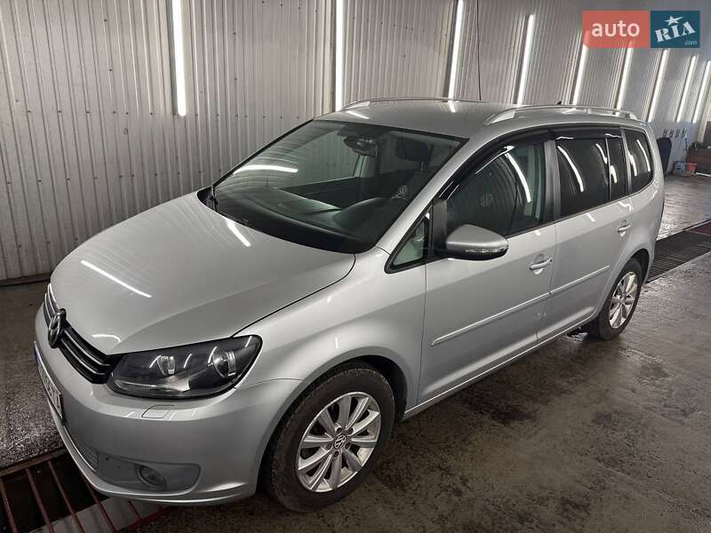 Volkswagen Touran 2011