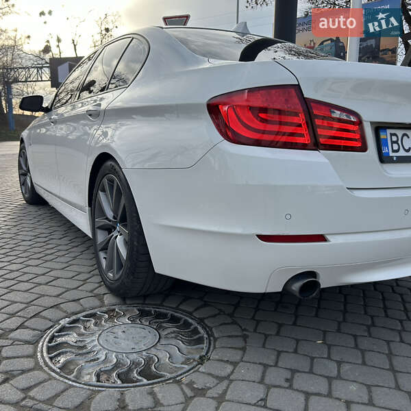 BMW 5 Series 2011