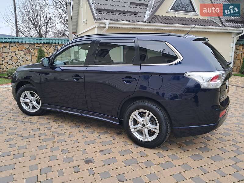 Mitsubishi Outlander 2013