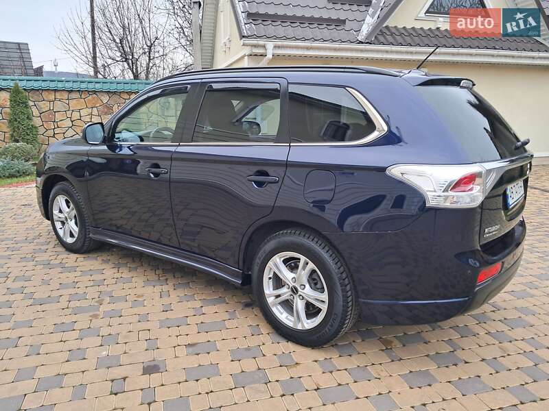 Mitsubishi Outlander 2013