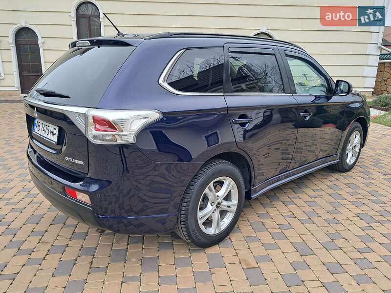 Mitsubishi Outlander 2013