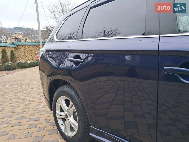 Mitsubishi Outlander 2013