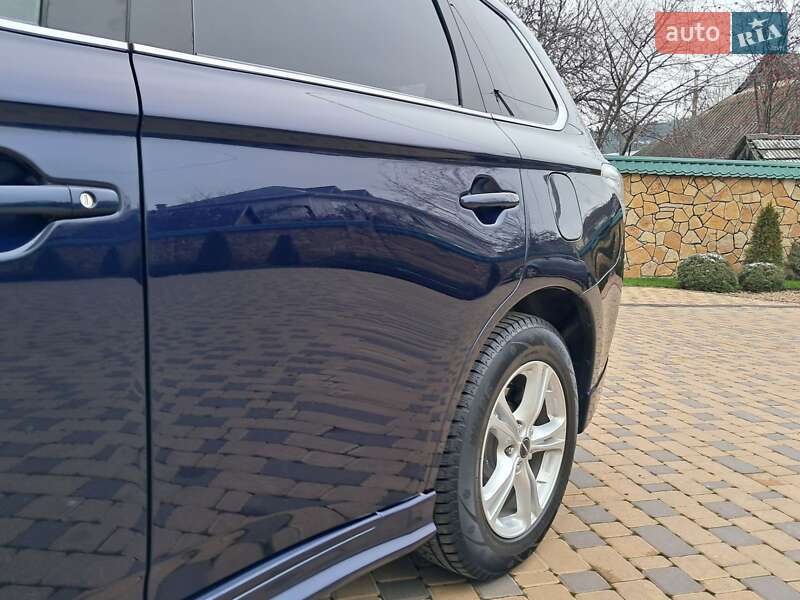 Mitsubishi Outlander 2013